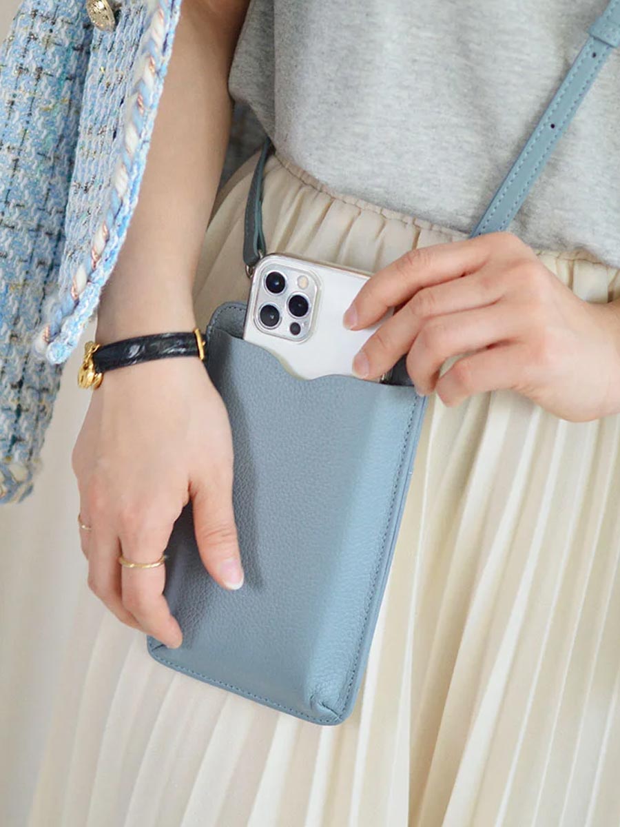 大人気 本革 レディース スマホショルダー財布 軽量・スマホ収納 SK34